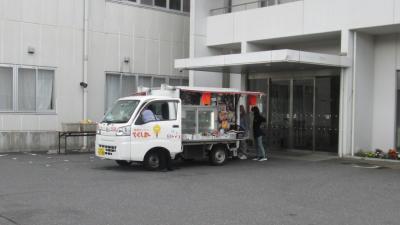 散歩がてらにお買い物 ~移動販売車🚙「とくし丸」~