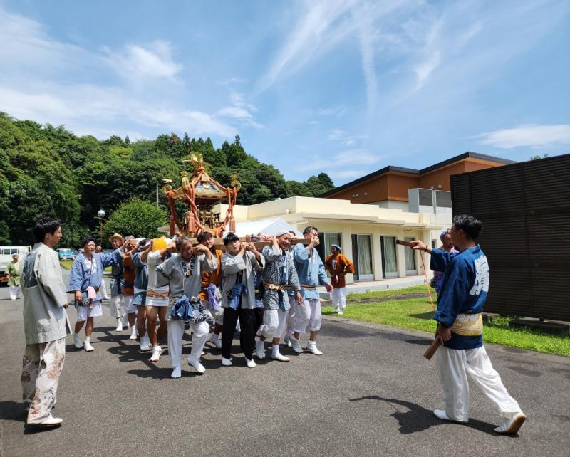 掛け声に合わせて利用者様も一緒に「よいしょ～」