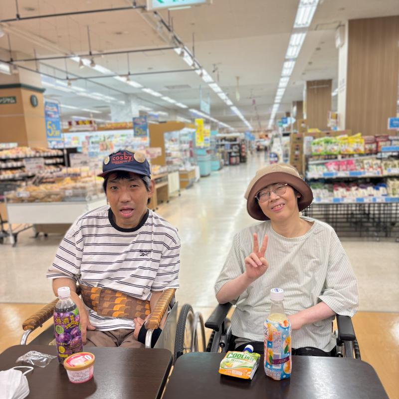 夏はアイスとジュース最高だよね!