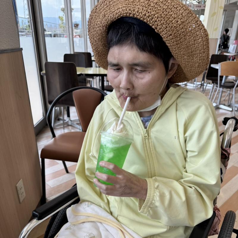 メロンクリームソーダとポテトこれ最高