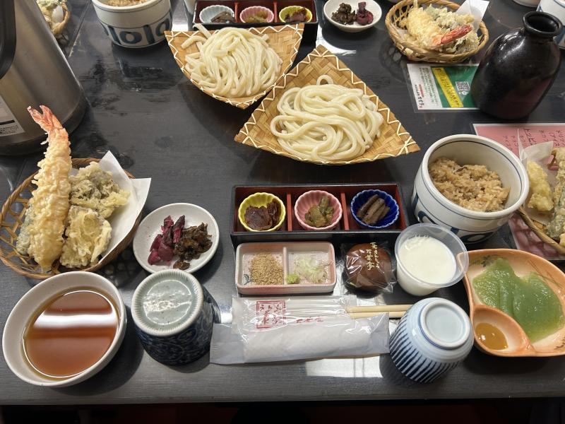 1日目のお昼です。日本3大うどんの水沢うどんに大満足!!