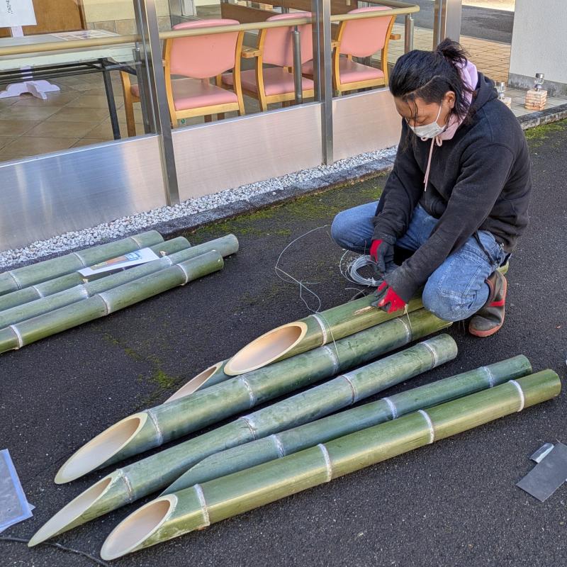 竹を固定していきます