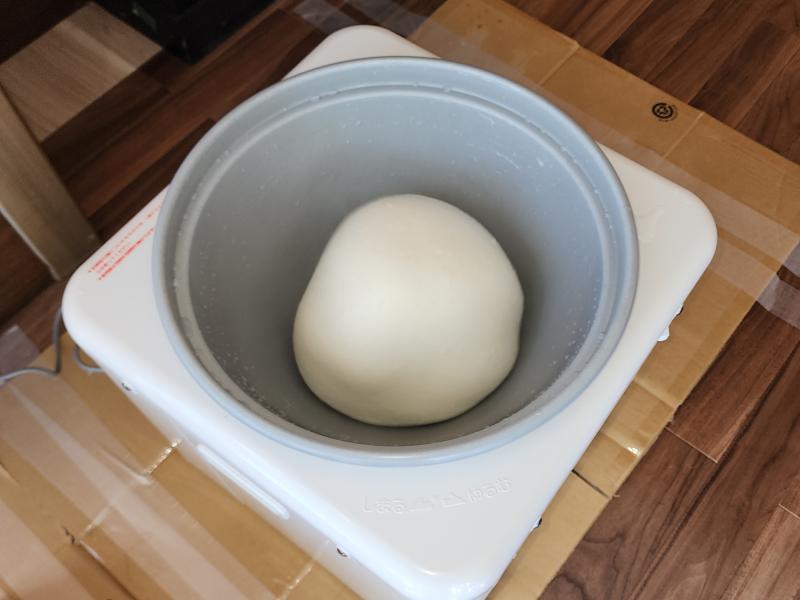 綺麗なお餅に成形されていきます