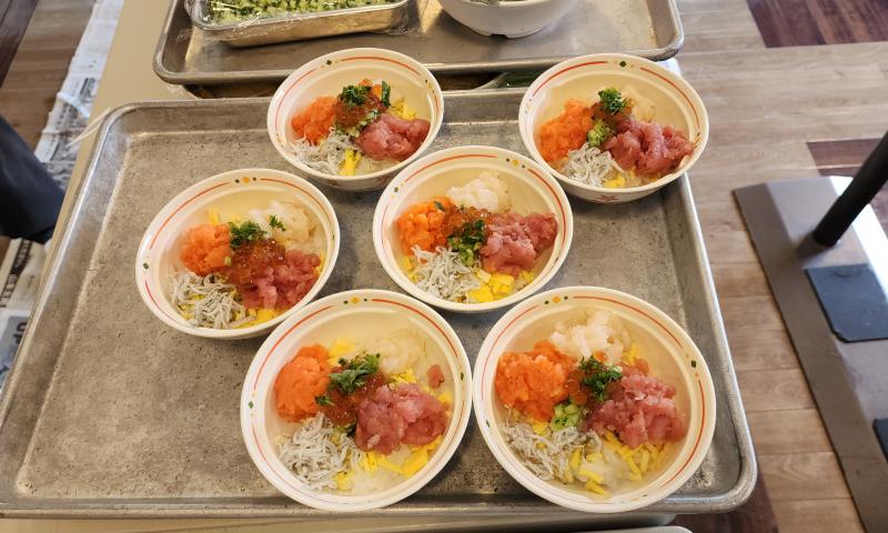 お楽しみバイキングを開催しました(お食事の様子)