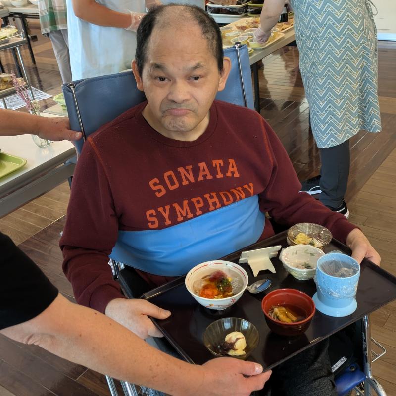 お楽しみバイキングを開催しました(お食事の様子)
