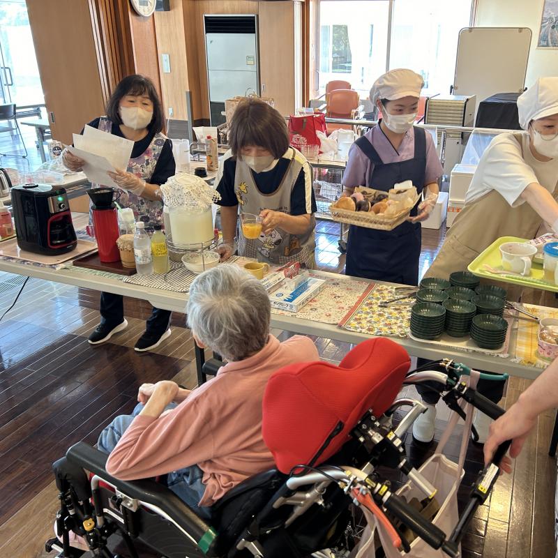 はーい!オレンジジュースですね