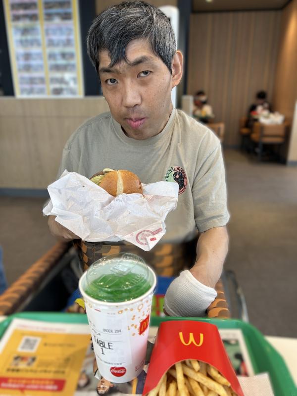 炙り醤油風たまごベーコン肉厚ビーフのセットを注文しました~