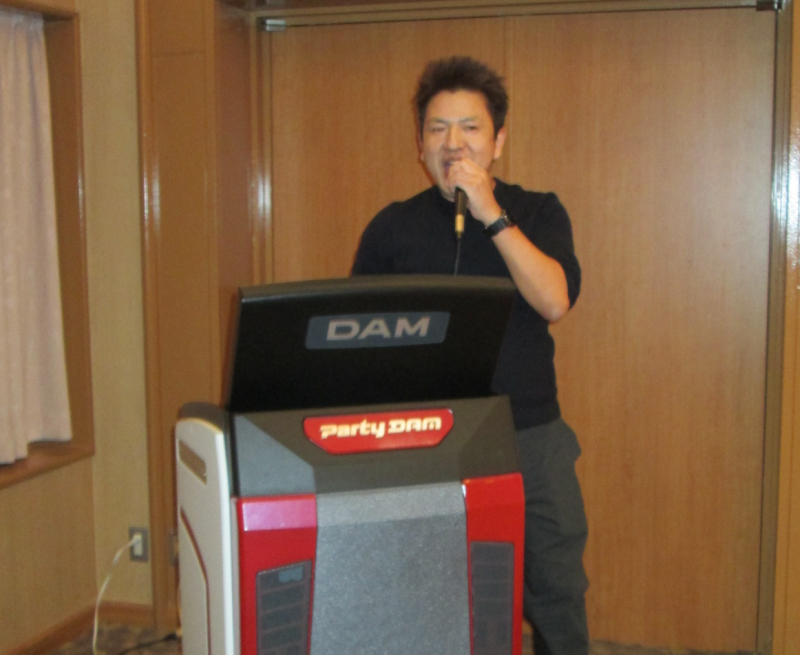 カラオケといえばOリーダー🎤ものすごい声量で「ガッチャマン」を熱唱♪