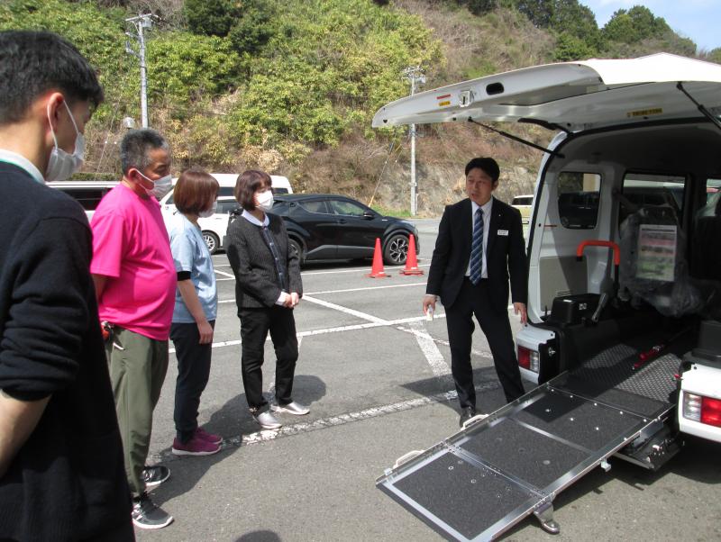24時間テレビ福祉車両の納車式