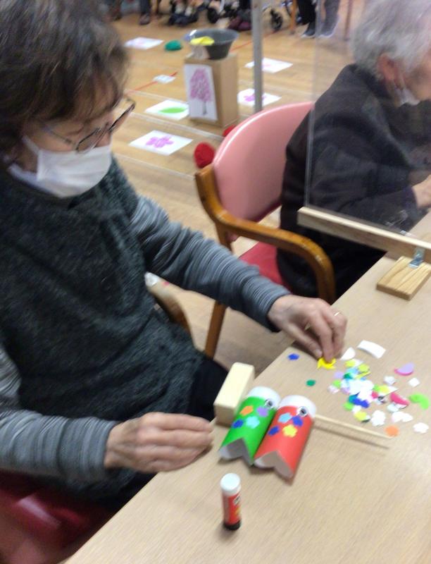 グループ活動 ~ 鯉のぼり作り・花咲かせゲーム ~