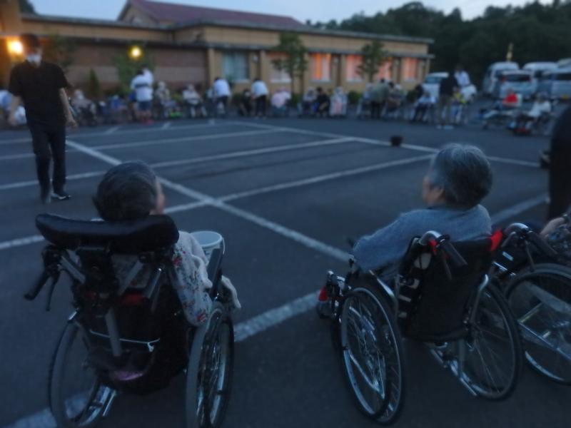 松籟荘常会の花火を懐かしむ会