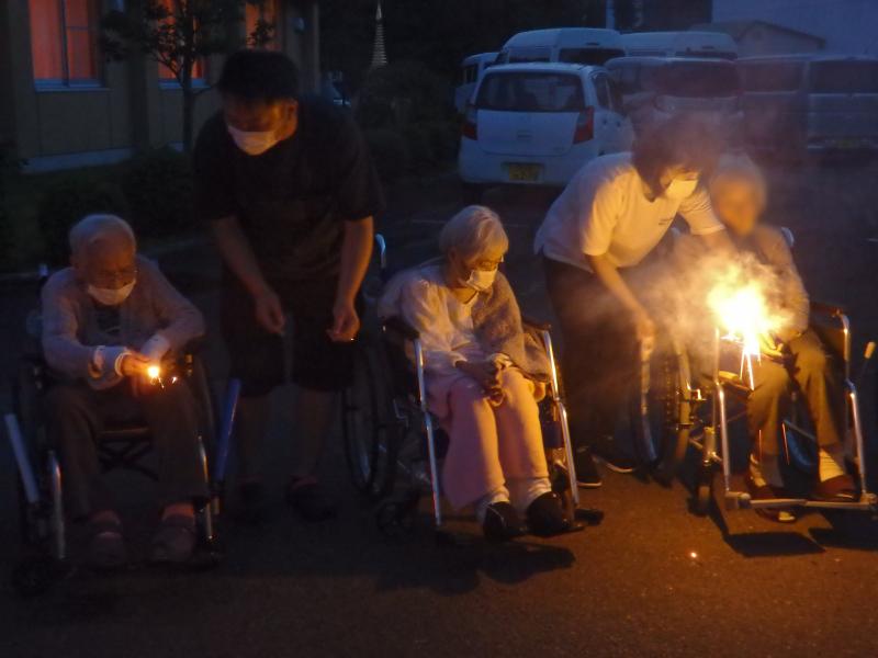 松籟荘常会の花火を懐かしむ会