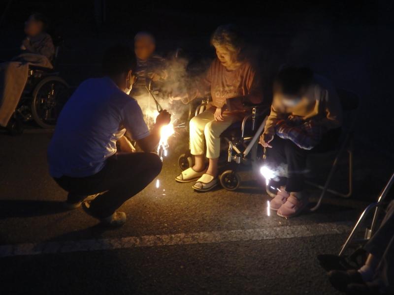 松籟荘常会の花火を懐かしむ会