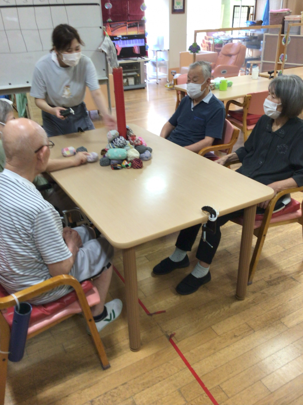 『かき氷の飾り作りとお手玉崩しゲーム』