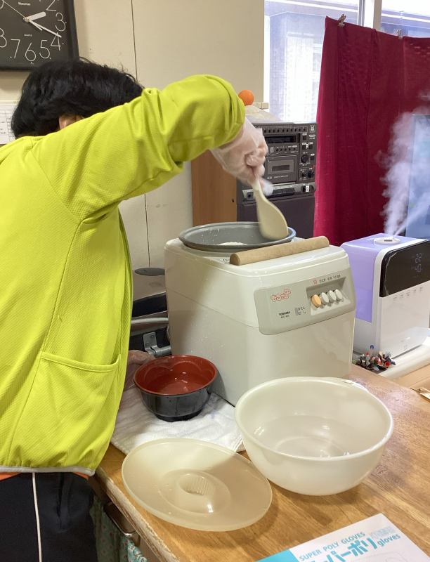 『デイ新年会～福笑いとお汁粉～』