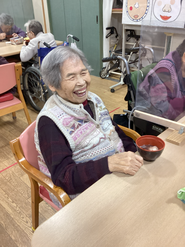 『デイ新年会～福笑いとお汁粉～』