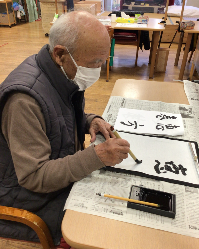 どんぐり送りゲームと書道