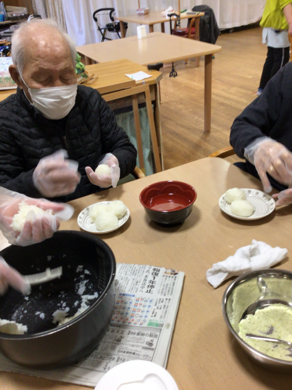 グループ活動：ぼた餅作りと一攫千金ゲーム