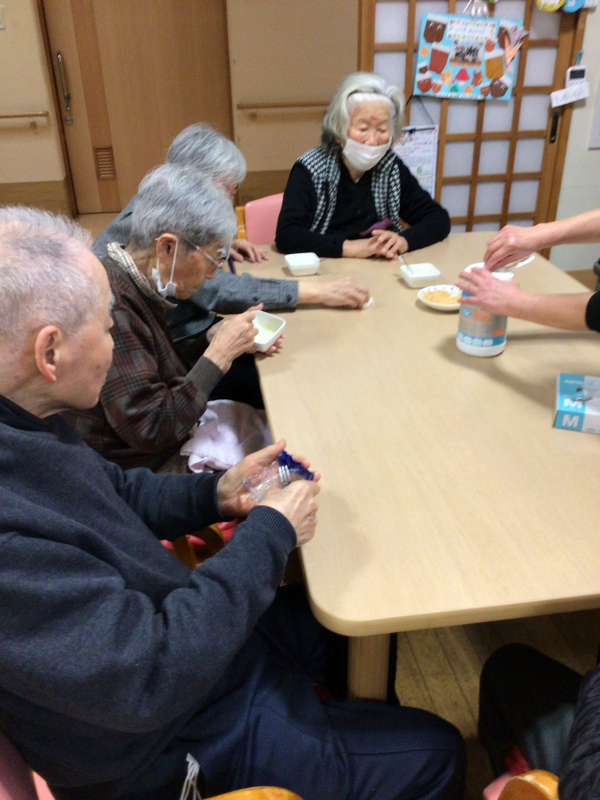 グループ活動：ぼた餅作りと一攫千金ゲーム