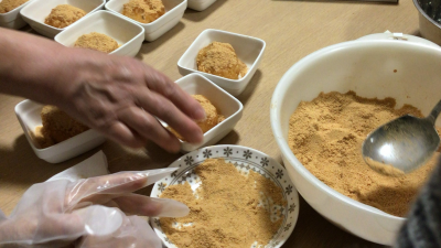 グループ活動：ぼた餅作りと一攫千金ゲーム